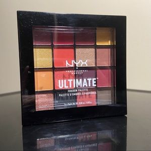 NYX EYESHADOW PALETTE